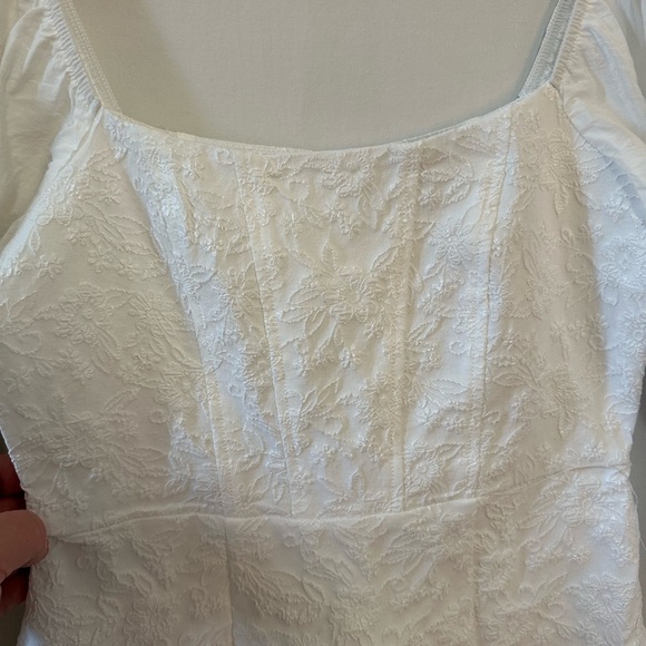 NWT White Bridal Dress with floral imprint, sleeves and small slit size Medium - Picture 12 of 14